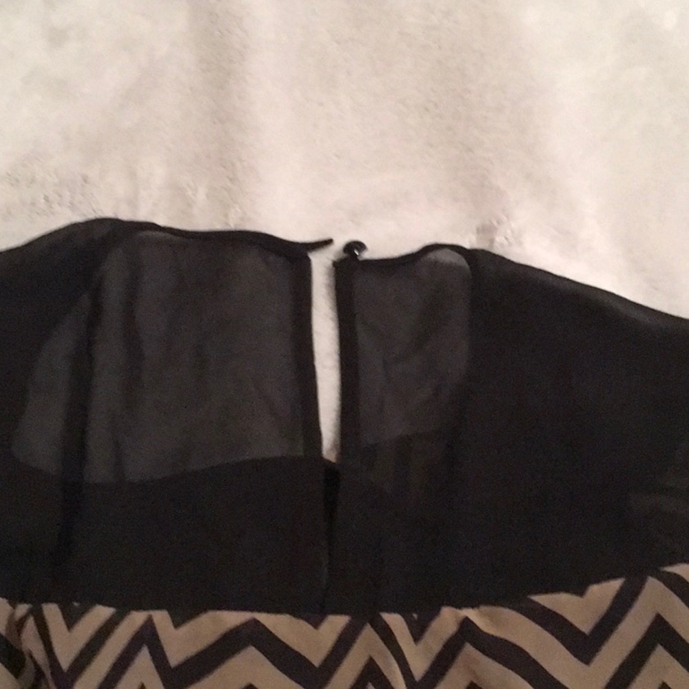 Dress - Picture 4 of 4